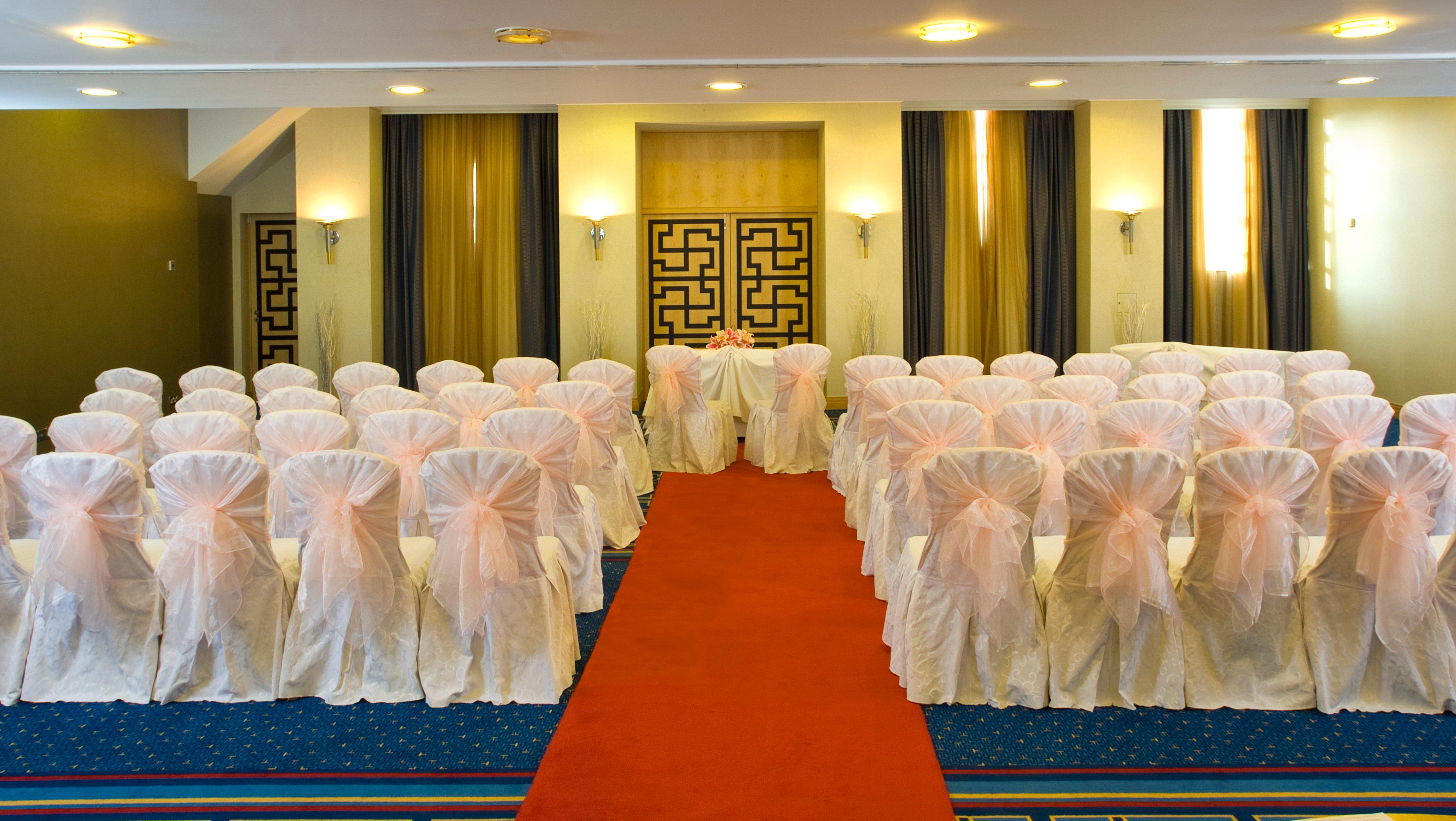 Crowne Plaza - John Lennon Airport By Ihg Hotel