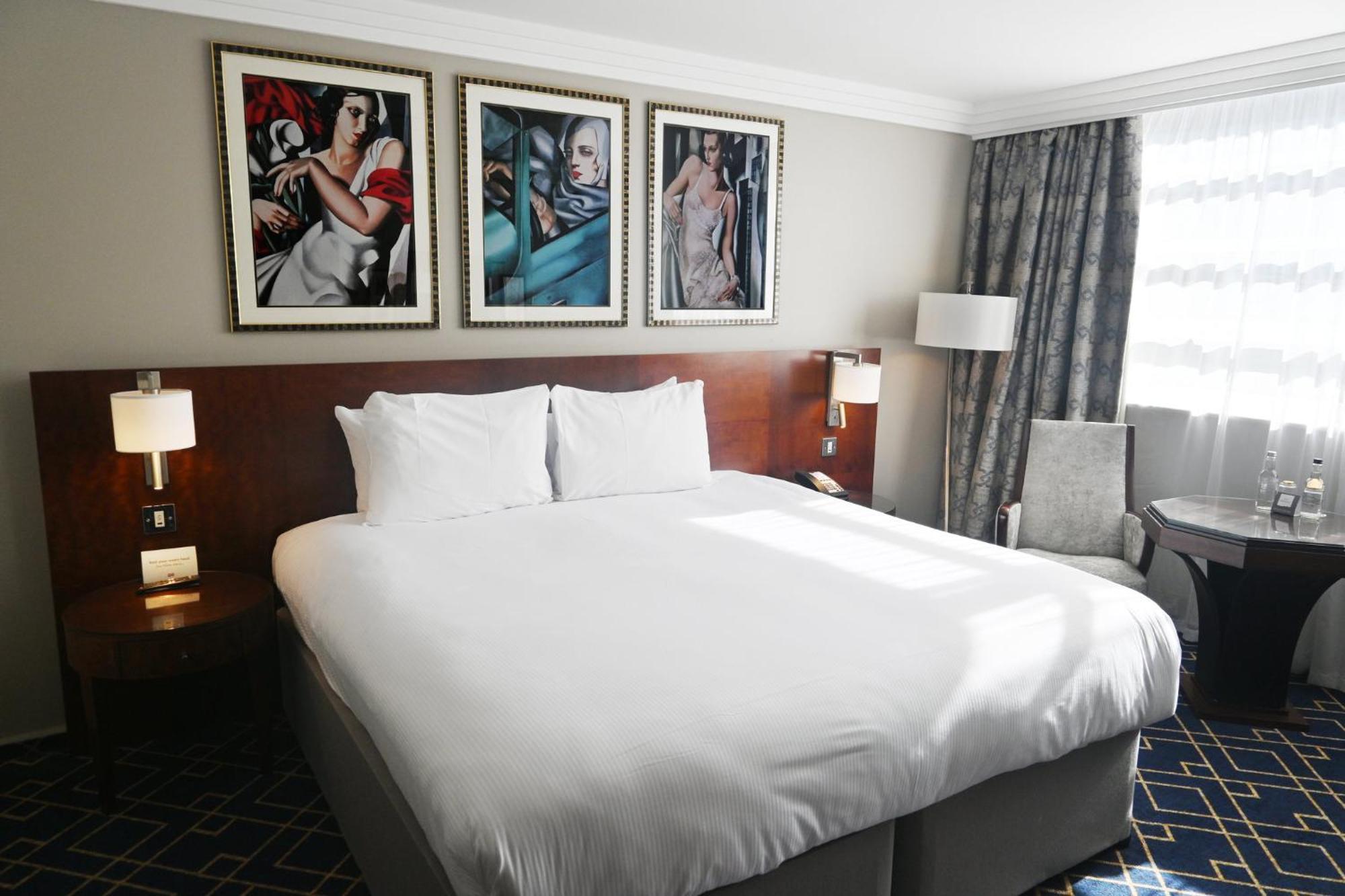 Hotel Crowne Plaza - John Lennon Airport By Ihg