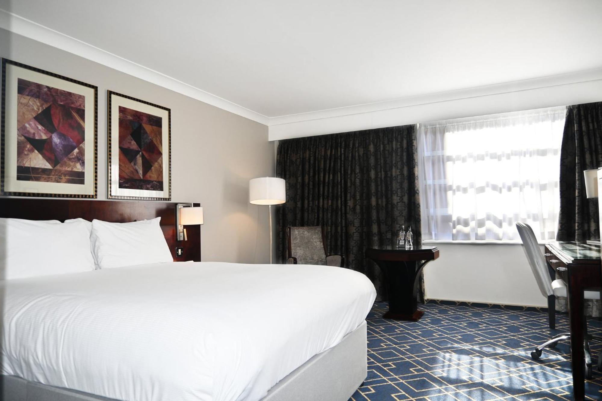 Crowne Plaza - John Lennon Airport By Ihg Hotel 4*