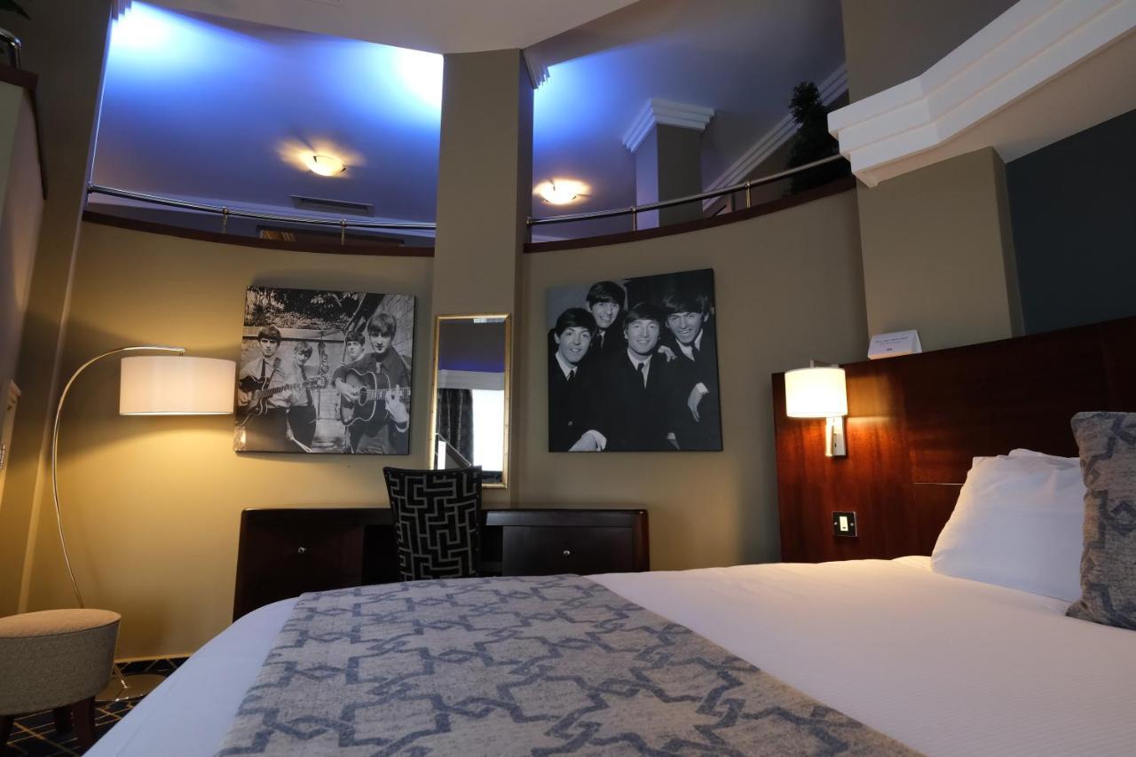 Hotel Crowne Plaza - John Lennon Airport By Ihg 4*