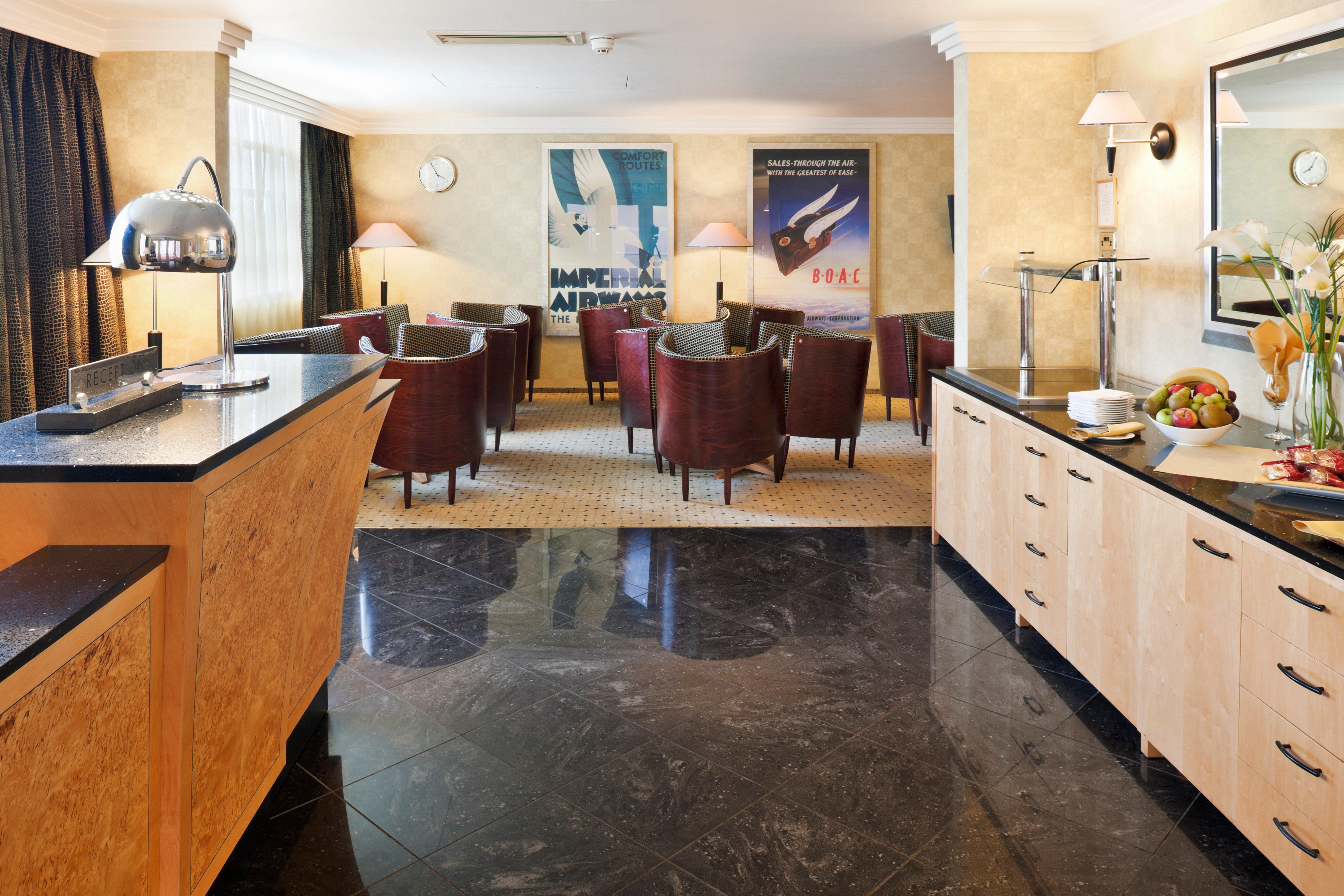 Hotel Crowne Plaza - John Lennon Airport By Ihg 4*