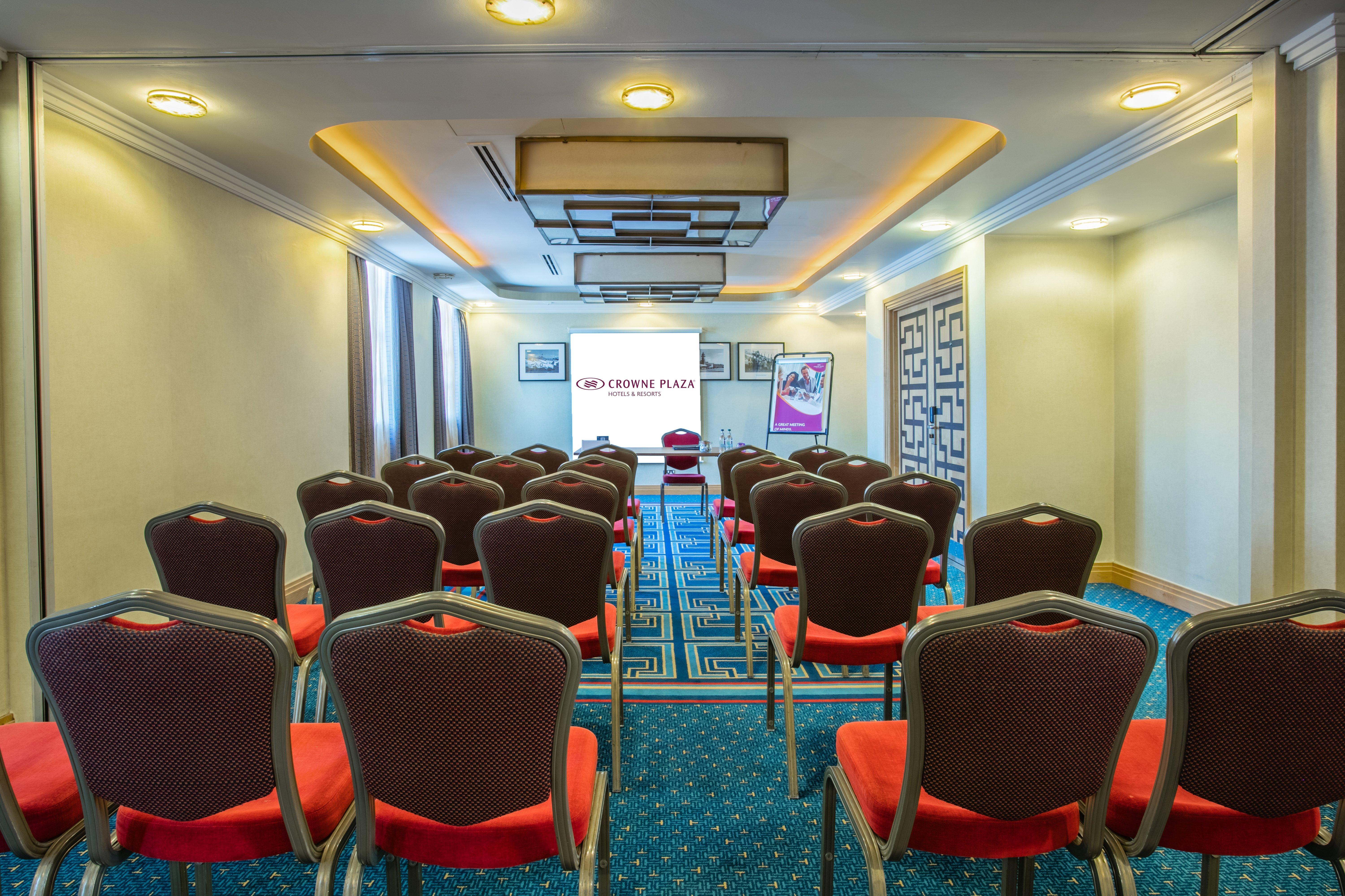 Crowne Plaza - John Lennon Airport By Ihg Hotel